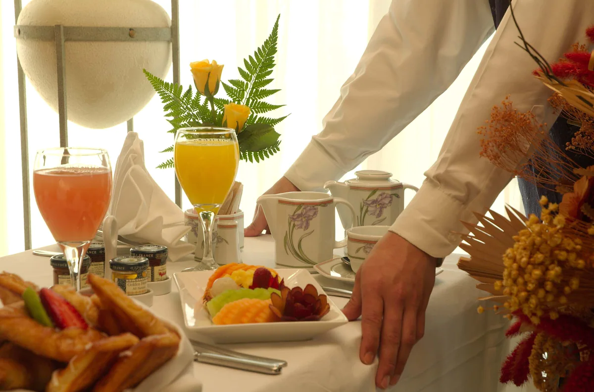 رستوران هتل کراون پلازا دبی